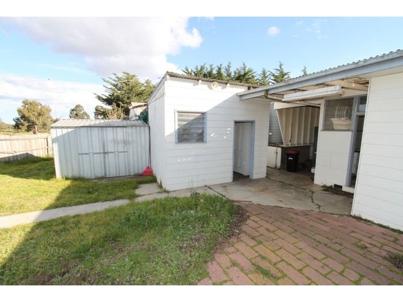 10 Yuille Street, Melton VIC 3337