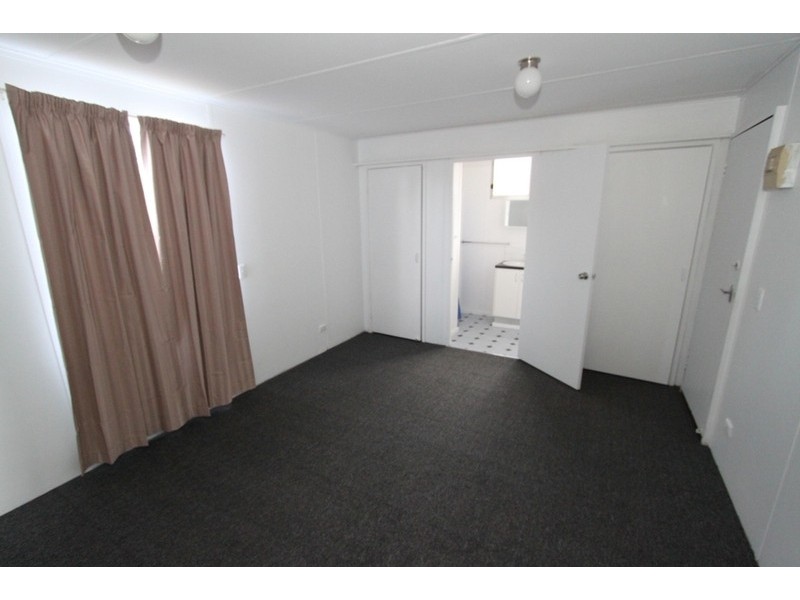 5 Balfour Place, Melton West VIC 3337