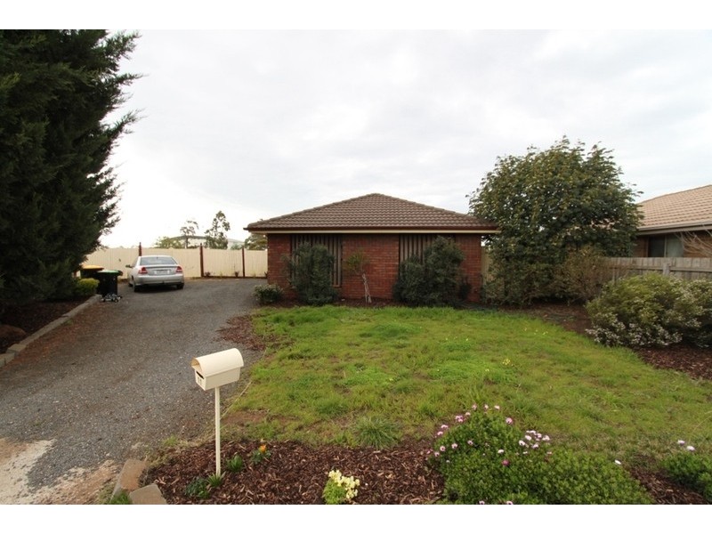 11 Nelson Court, Melton South VIC 3338