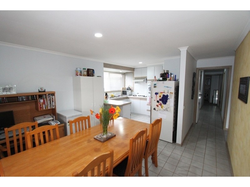 11 Nelson Court, Melton South VIC 3338