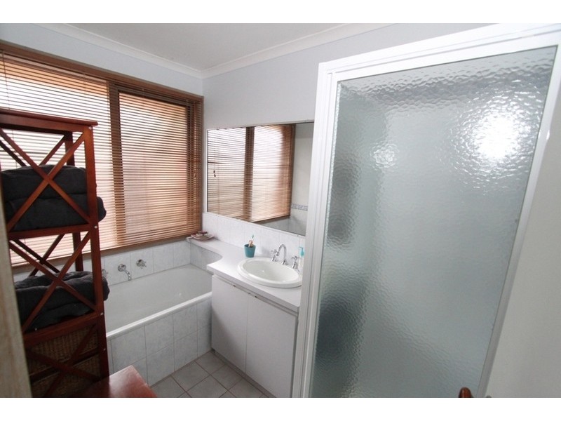 11 Nelson Court, Melton South VIC 3338