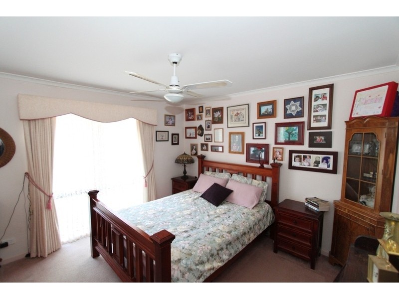 4 Regal Court, Melton South VIC 3338