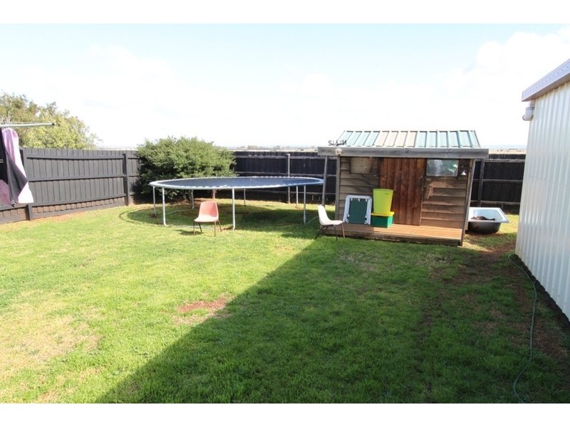 4 Regal Court, Melton South VIC 3338