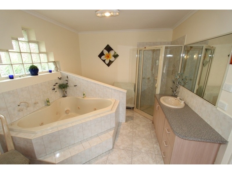 294 Centenary Avenue, Melton VIC 3337