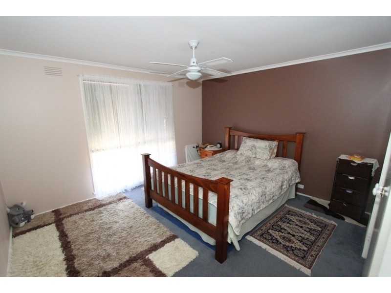 2/8 Reserve Road West, Melton VIC 3337