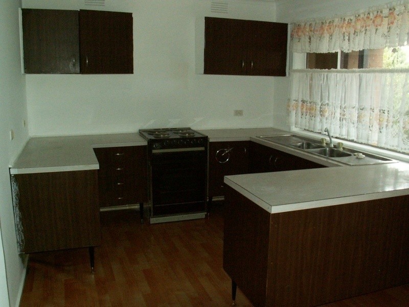 6 Dover Place, Melton VIC 3337