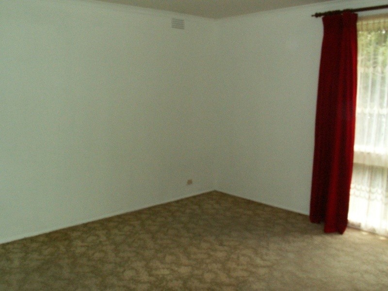 6 Dover Place, Melton VIC 3337