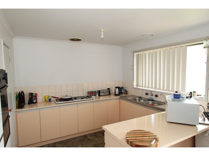 13 Barnong Court, Kurunjang VIC 3337