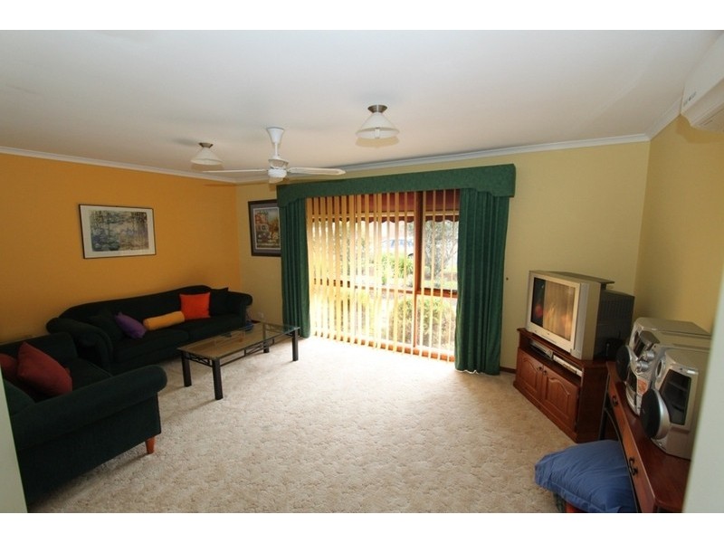 52 Smoult Drive, Kurunjang VIC 3337