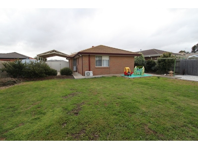 52 Smoult Drive, Kurunjang VIC 3337