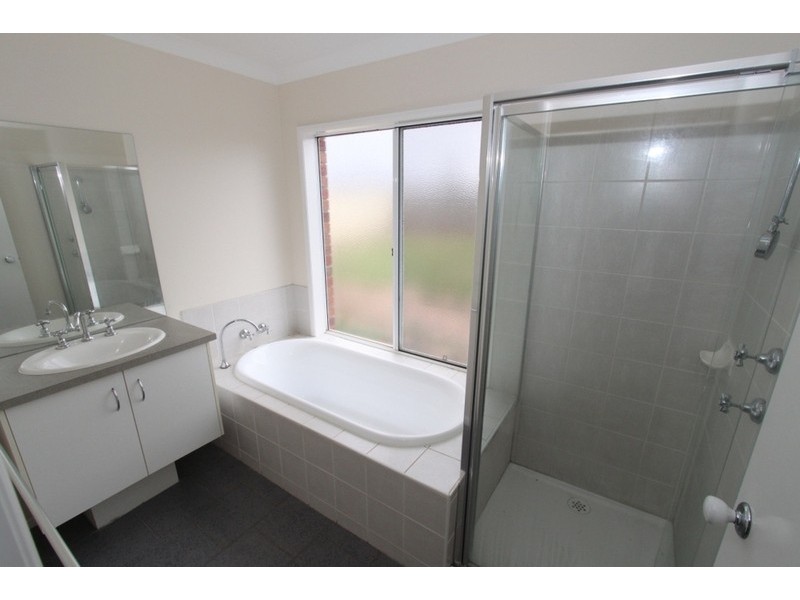 23 Sirius Way, Melton VIC 3337