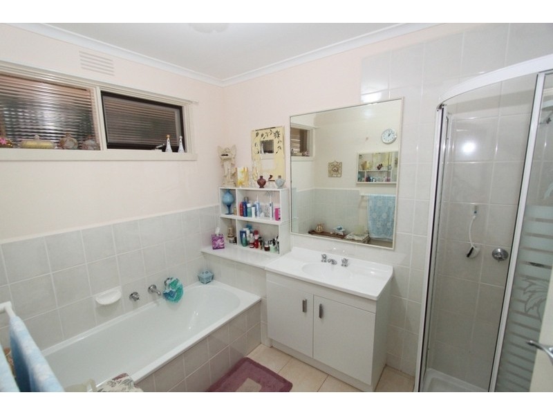 11 Mitchell Road, Melton South VIC 3338