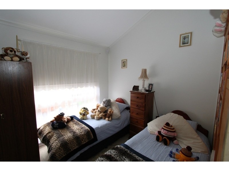 11 Mitchell Road, Melton South VIC 3338