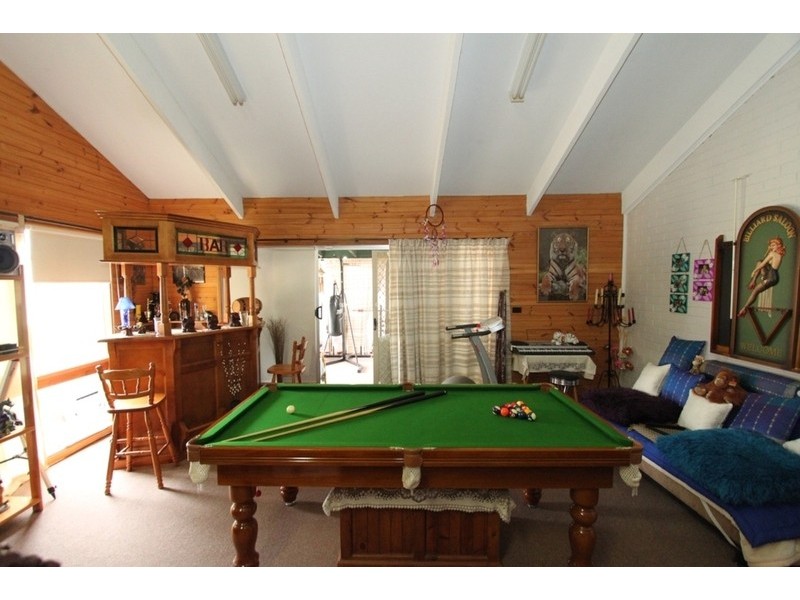 11 Mitchell Road, Melton South VIC 3338