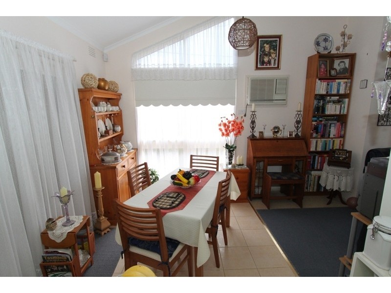 11 Mitchell Road, Melton South VIC 3338