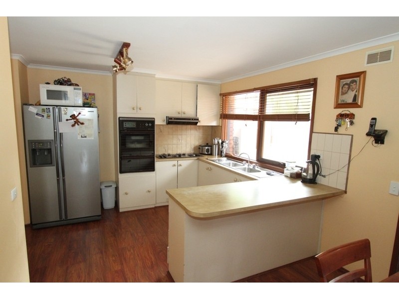 13 Bourke Road, Melton South VIC 3338