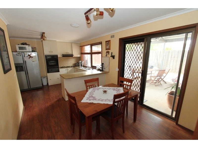 13 Bourke Road, Melton South VIC 3338