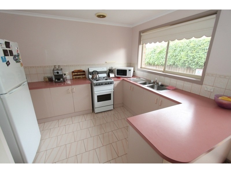 6/35 Wickham Street, Melton South VIC 3338