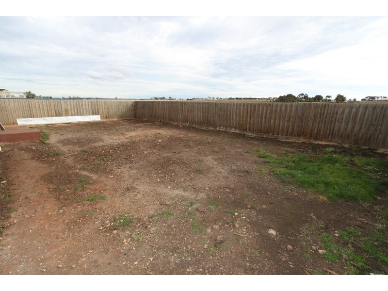 22 Carlyon Close, Melton West VIC 3337