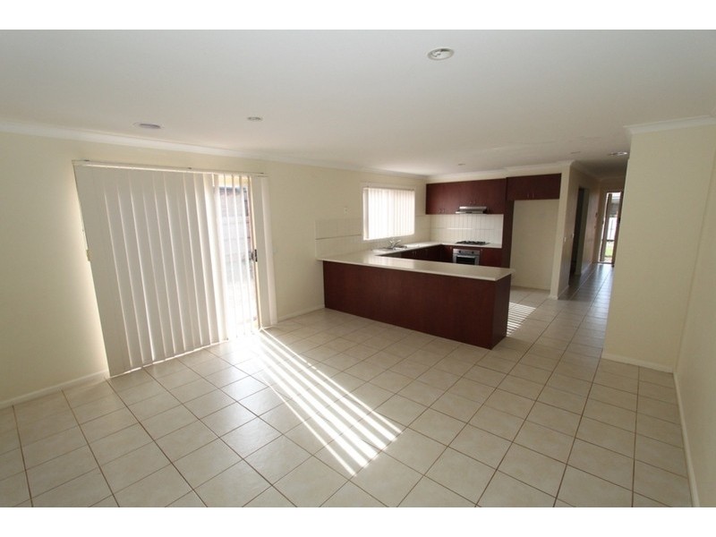 22 Carlyon Close, Melton West VIC 3337