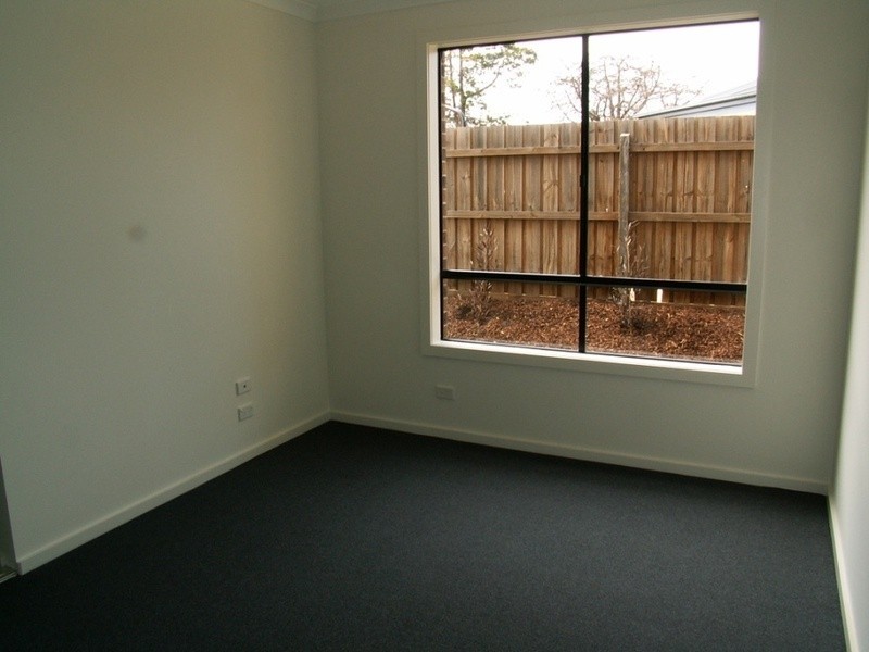 11/9 Petra Place, Melton West VIC 3337