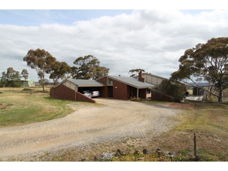 22 Hopetoun Park Road, Bacchus Marsh VIC 3340