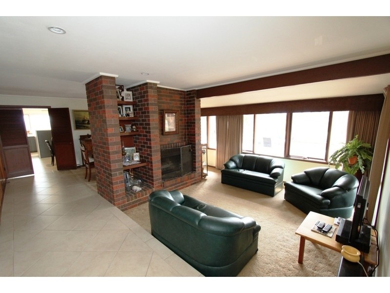 22 Hopetoun Park Road, Bacchus Marsh VIC 3340