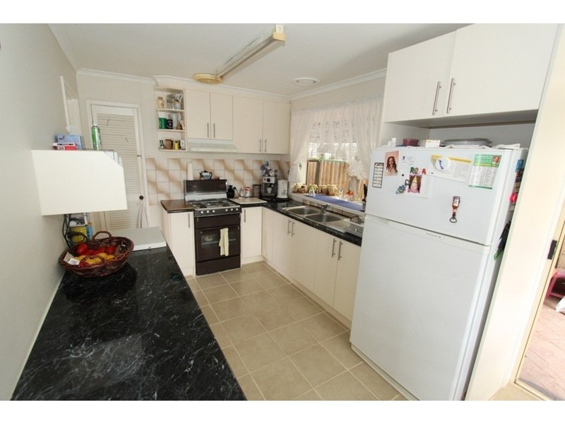 31 Blackwood Drive, Melton South VIC 3338