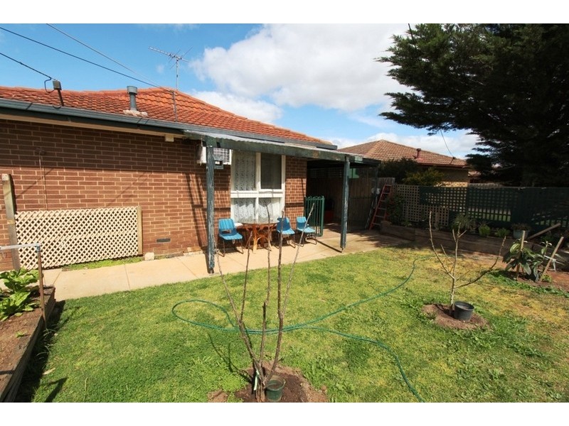 31 Blackwood Drive, Melton South VIC 3338