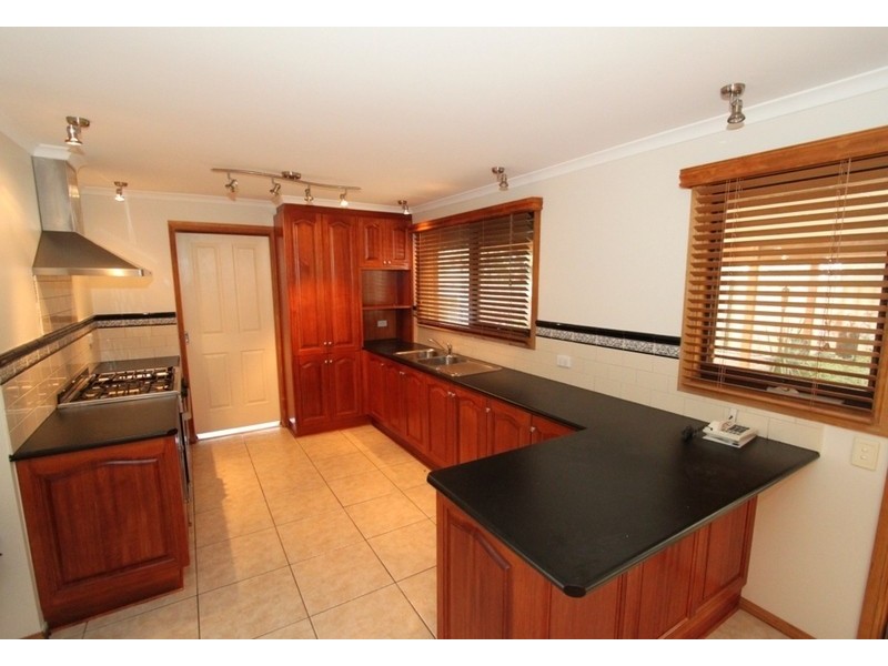 1 Hilton Way, Melton West VIC 3337