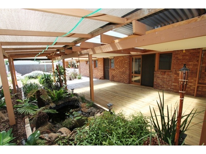 1 Hilton Way, Melton West VIC 3337