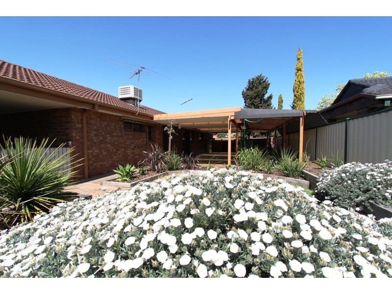 1 Hilton Way, Melton West VIC 3337