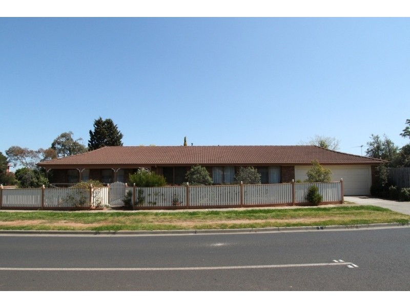 1 Hilton Way, Melton West VIC 3337