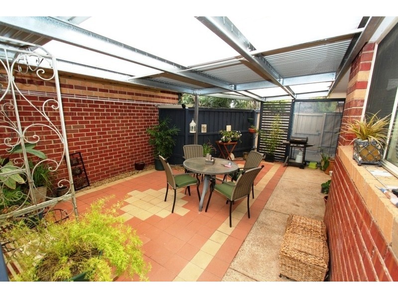 1/32 Toolern Street, Melton South VIC 3338