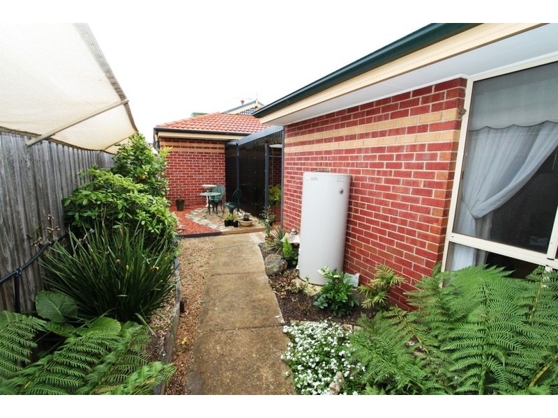 1/32 Toolern Street, Melton South VIC 3338