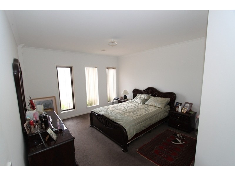 24 Highfield Way, Kurunjang VIC 3337