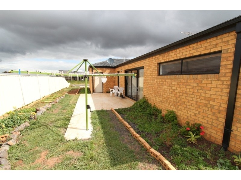 24 Highfield Way, Kurunjang VIC 3337