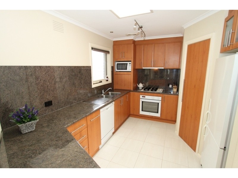 1 Brixton Place, Melton VIC 3337