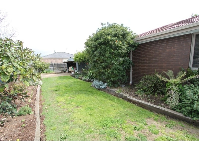 1 Brixton Place, Melton VIC 3337