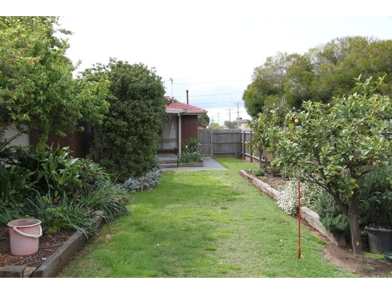 1 Brixton Place, Melton VIC 3337