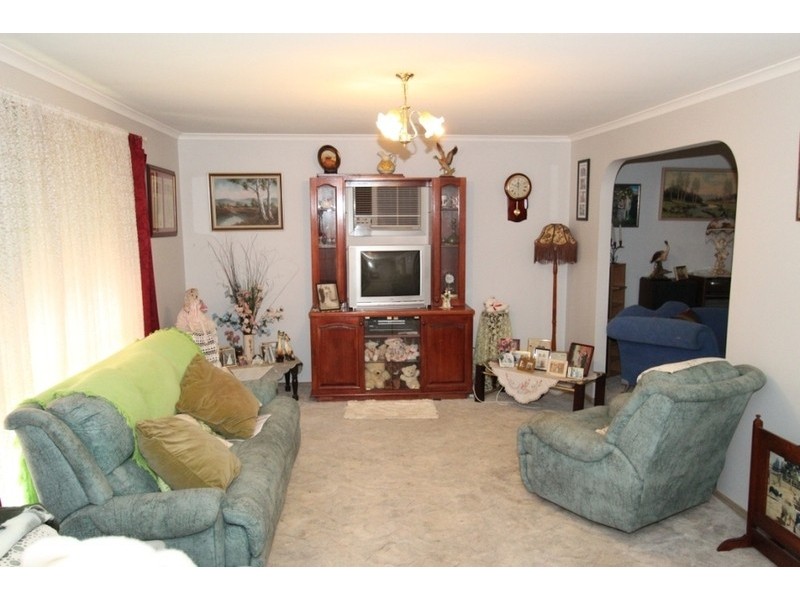 2 Paul Court, Melton West VIC 3337