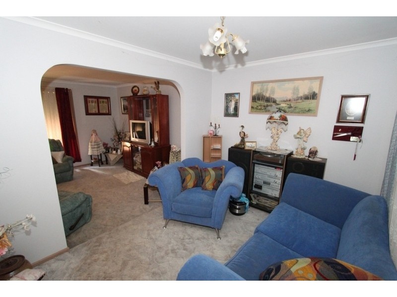 2 Paul Court, Melton West VIC 3337