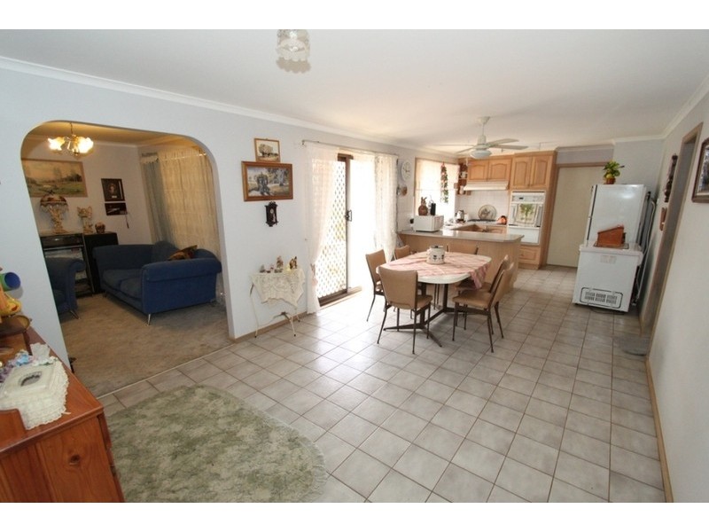 2 Paul Court, Melton West VIC 3337