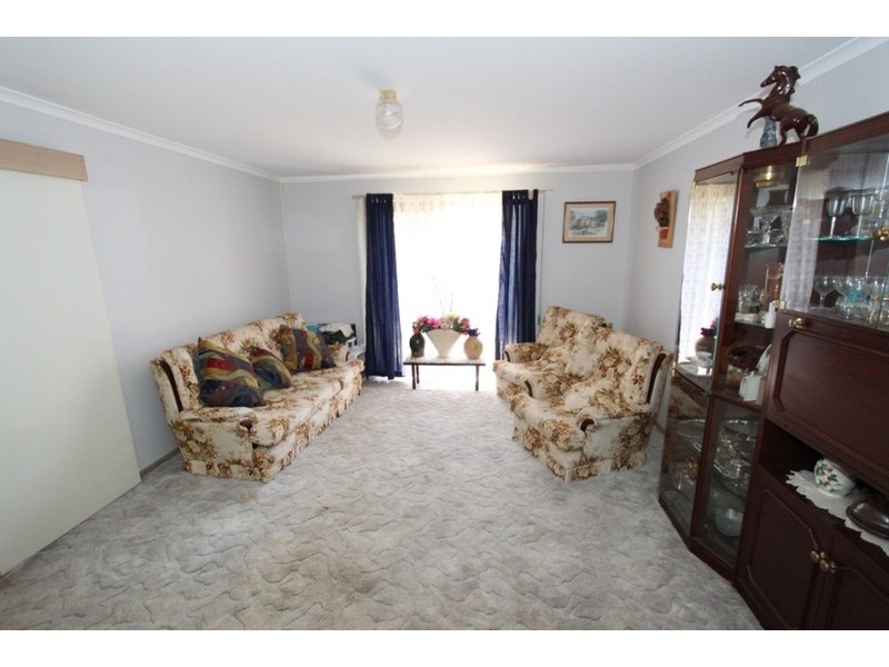 2 Paul Court, Melton West VIC 3337