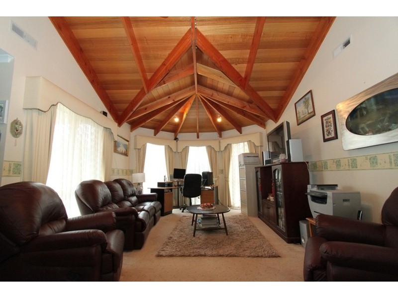 214 Brooklyn Road, Brookfield VIC 3338