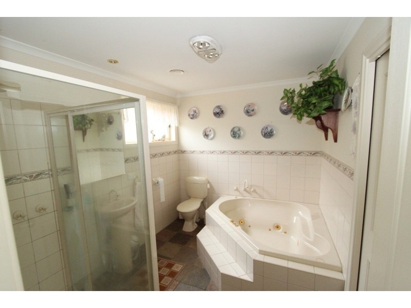 214 Brooklyn Road, Brookfield VIC 3338