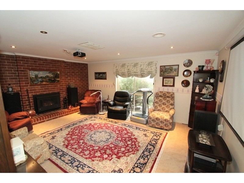 214 Brooklyn Road, Brookfield VIC 3338