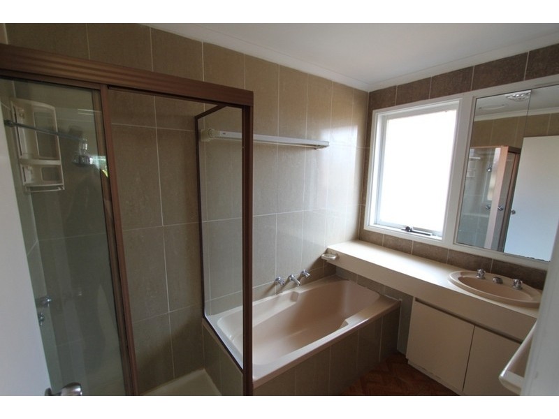 592 High Street, Melton VIC 3337