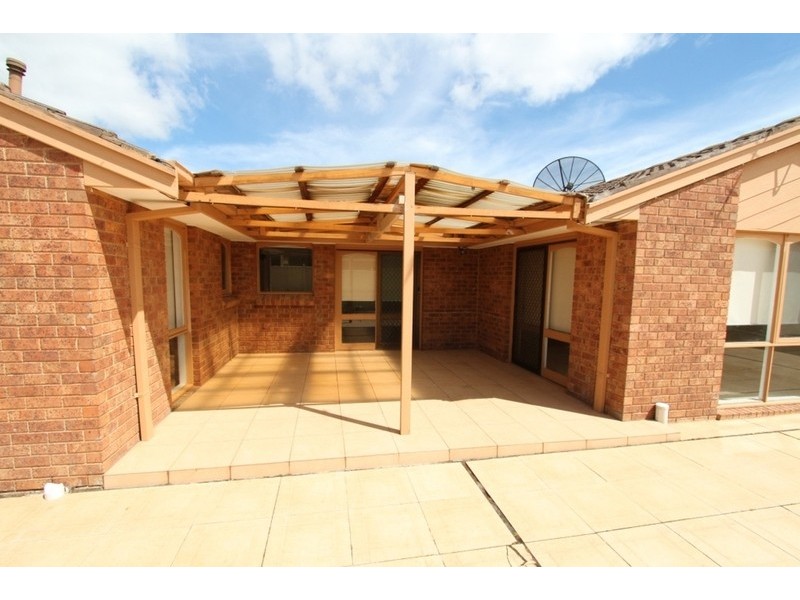 592 High Street, Melton VIC 3337