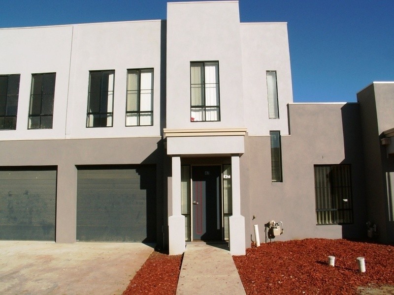 18/62 Andrew Street, Melton South VIC 3338